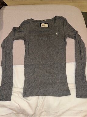 abercrombie kids Gray Long Sleeve Tee